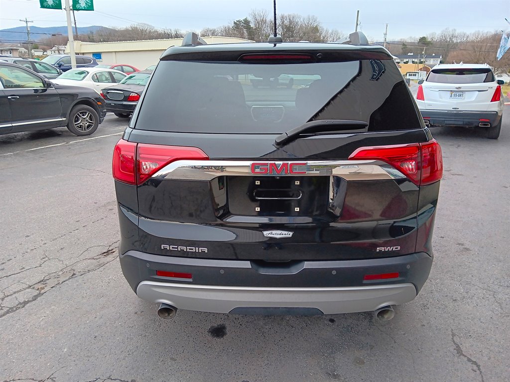 2017 GMC Acadia SLE-2 photo 3